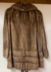 lot 319 image: Fabulous Vintage Fur Coat  Jacket by Albrechts