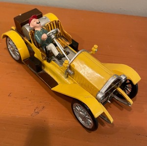 lot 321 image: 4 Vintage Model Cars