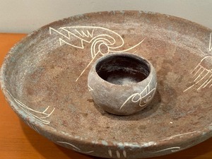 lot 368 image: Artisan pottery Appetizer Dish