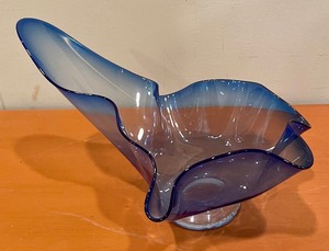 lot 362 image: Gorgeous Glass Decor