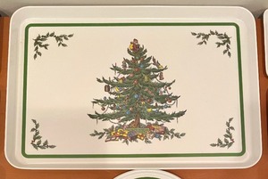 lot 367 image: Plastic Platter, Trivet and 6 Small Trays by Pimpernel