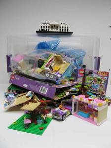 lot 16 image: Group of LEGO Sets 
