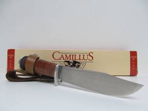 lot 23 image: Unused CAMILLUS U.S.N. Model Fighting Knife