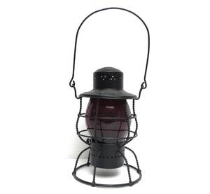 lot 46 image: Defiance Lantern & Stamping Company Black Metal Lantern wRed Globe