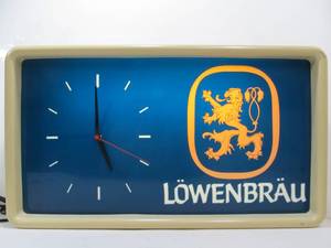lot 67 image: Working Vintage LOWENBRAU Lighted Beer Sign wClock