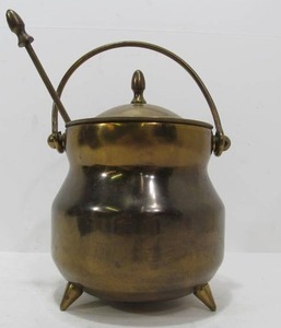 lot 78 image: Vintage 3-Legged Solid Brass Fire Pot