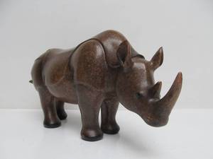 lot 142 image: Wildlife Rhino Rhinoceros 11 Collectible Figurine Statue