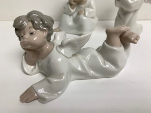 lot 308 image: 3 Vintage LLADRO Porcelain AngelCherub Figurines