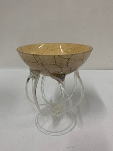 lot 191 image: Beautiful Hand Made Art Glass Pedestal Bowl