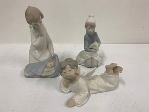 lot 197 image: 3 Signed LLADRO Porcelain Figurines
