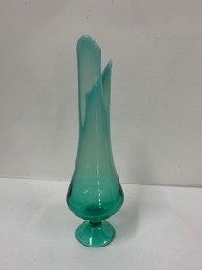 lot 198 image: LARGE Mid Century GreenTurquoise Glass Vase