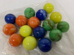 lot 309 image: Group of Larger Size Vintage Marbles