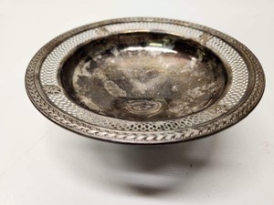 lot 273 image: Old Vintage Strling Silver Pedestal Dish
