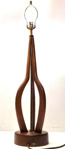 lot 277 image: Mid Century 1950s Sculptural Walnut Table Lamp