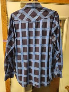 lot 278 image: 4 Very Nice Designer Mens BUGATCHI Shirts - Size XL