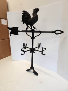lot 290 image: Nice Vintage Cast Metal Weathervane wRooster