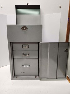 lot 291 image: Excellent Vintage 1960s era Industrial Steel Storage Cabinet wDrawers