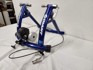 lot 299 image: Quality GIANT Bike Trainer