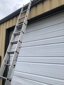 lot 325 image: WELLER Model 3120 Aluminum 20 Extension Ladder