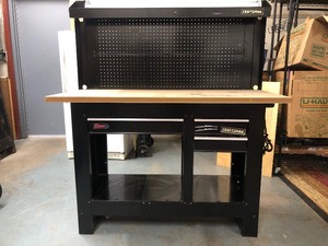 lot 328 image: Nice CRAFTSMAN Work Bench