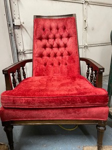 lot 252 image: Nice Vintage Plush Velvet Large Size Throne Style Armchair
