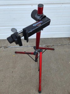 lot 288 image: Ultimate Bicycle Support Pro Bike Stand