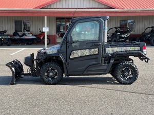 lot 6 image: 2018 JOHN DEERE XUV835R UTVSIDE-BY-SIDE