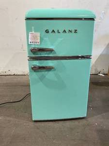 lot 263 image: Galanz 3.1 Cu FT Retro Compact Refrigerator with Freezer - Surf Green