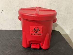 lot 122 image: EAGLE Biohazard Step On Waste Can 10 gal Can Capacity - Red