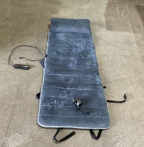 lot 127 image: Nekteck Massage Mat with 10 Vibrating Motors and 4 Heating Pads - Gray