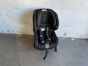 lot 160 image: Britax Advocate ClickTight Convertible Car Seat - Black