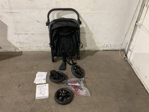 lot 8 image: Baby Jogger Black City Mini GT2 All-Terrain Stroller