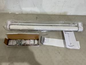 lot 348 image: YOOFOR White Extra Wide Retractable BabyPet Gate