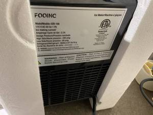 lot 39 image: FOOING Countertop Nugget Ice Maker - Black