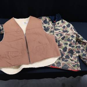 lot 14 image: XXXL BROWN CARHART LINED VEST.AND   REVERSIBLE JACKET