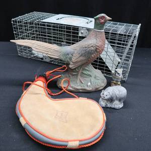 lot 38 image: LITTLE GIANT LIVE TRAP WITH BONUS ITEMS