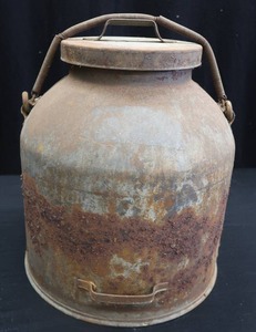 lot 53 image: VINTAGE CREAM CAN WITH HANDLE