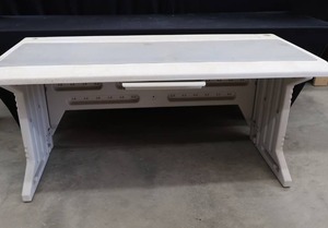 lot 57 image: VERY LIGHT HEAVY DUTY PLASTIC DESK