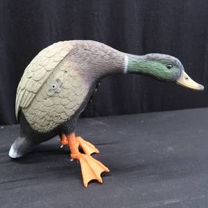lot 59 image: EDGE EXPEDITE DECOY IN INTERESTING POSE AND LOWRANCE GLOBAL MAP