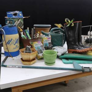 lot 86 image: HUGE GARDENING LOT