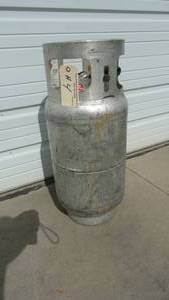 lot 4 image: Aluminum Forklift Propane Cylinder