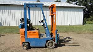 lot 12 image: 1993 Toyota FGC15 Forklift