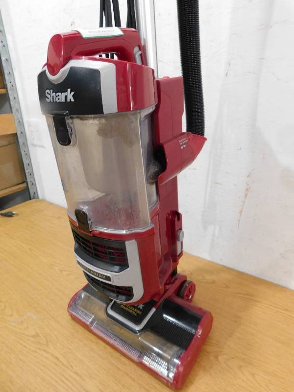 Shark  Navigator Lift-Away Self-Cleaning Brushroll Upright Vacuum