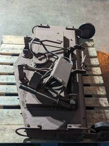 lot 19 image: 48 Mower Deck