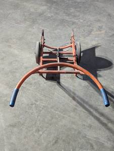 lot 5 image: Heavy Duty Economy Barrel Dolly