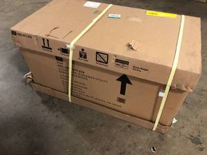 lot 43 image: Husky 36 in. 3-Drawer with Solid Wood Top in Gloss White Utility Cart   Customer  Returns See Pictures