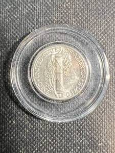 1937 US MERCURY DIME BU IN AIRTITE