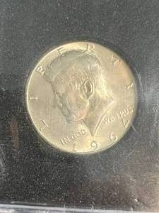 GROUP OF 2 US KENNEDY HALF DOLLARS IN SLABS 1964 AND 1967 SPECIAL MINT