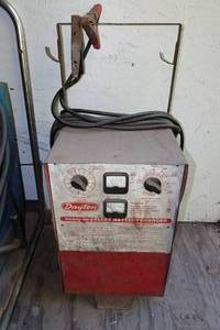 lot 205 image: Vintage Dayton Heavy Duty Battery Charger