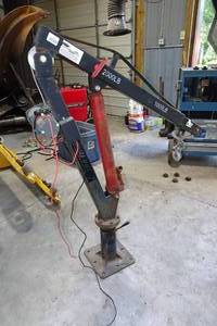 lot 217 image: 2000LB Truck Mount Lift with Electric Winch